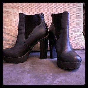 Steve Madden Platform Heel Boots size 5.5